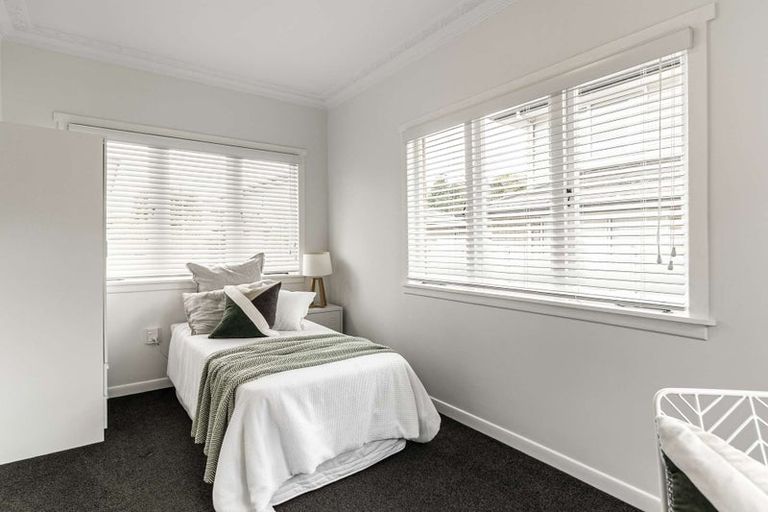 Photo of property in 72 Ngataringa Road, Devonport, Auckland, 0624