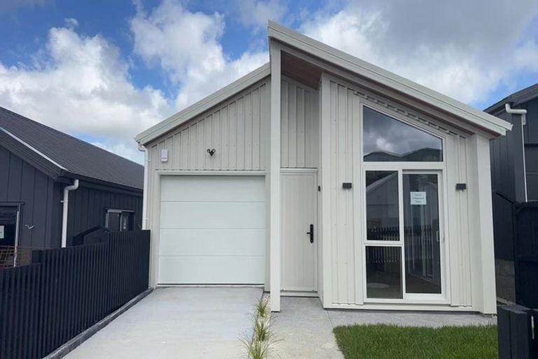 Photo of property in 10 Kopu Road, Orewa, 0931