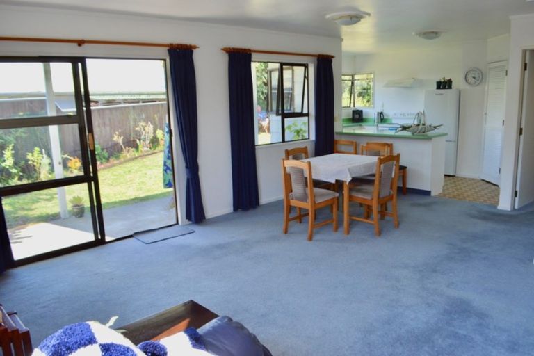 Photo of property in 30 Simcox Street, Otaki Beach, Otaki, 5512