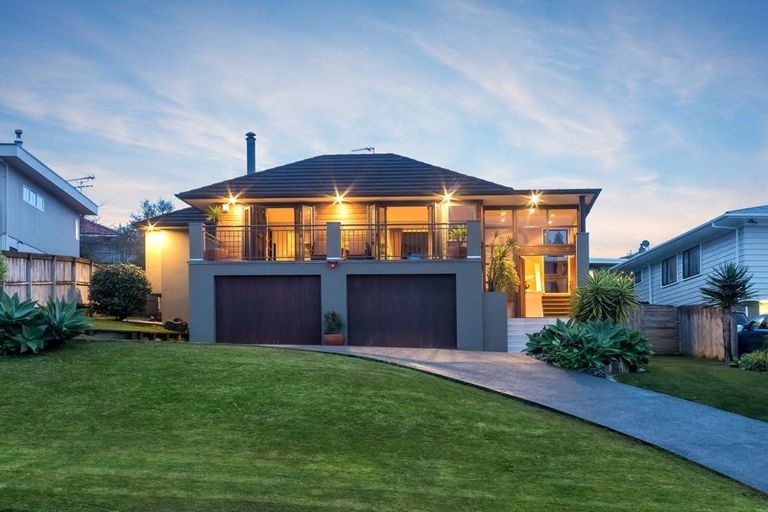 Photo of property in 23 Alexander Street, Cockle Bay, Auckland, 2014