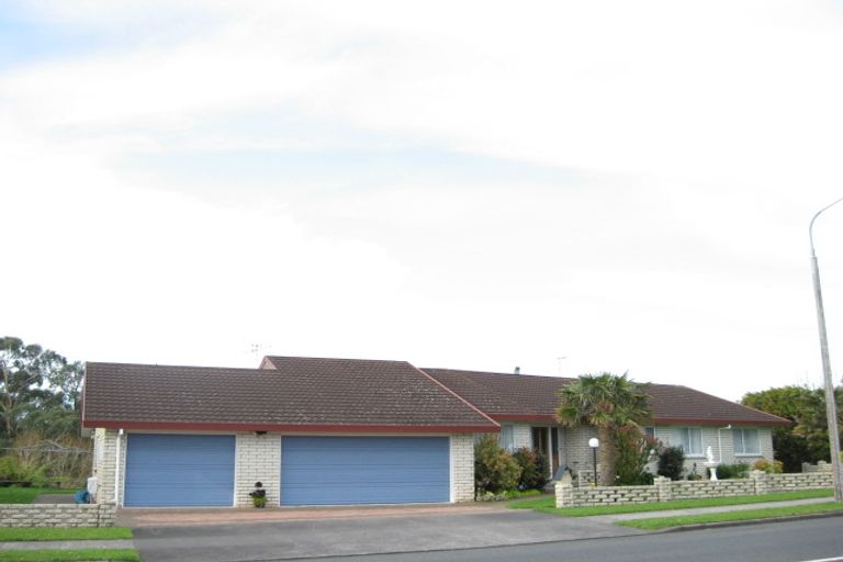 Photo of property in 73 Branch Road, Highlands Park, New Plymouth, 4312