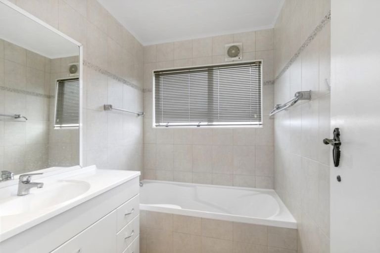 Photo of property in 50b Whites Line West, Woburn, Lower Hutt, 5010