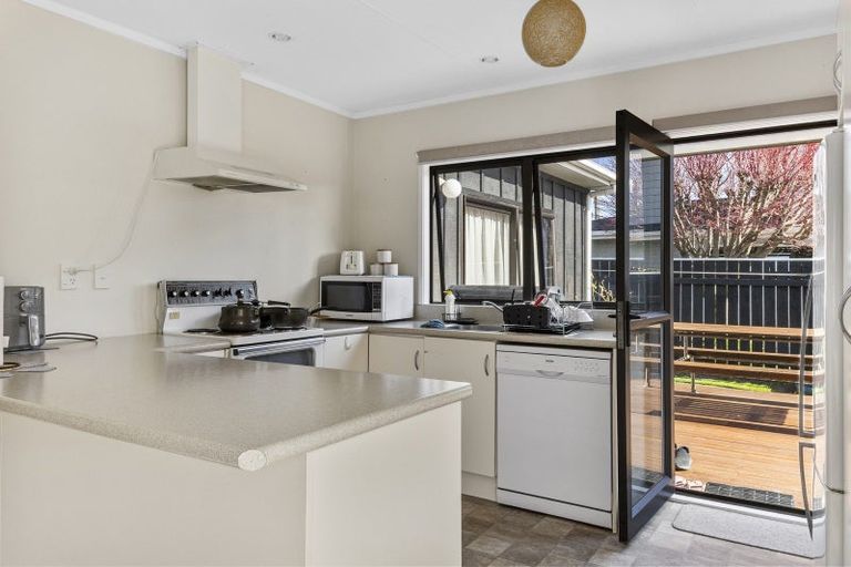 Photo of property in 24 Rainbow Drive, Rainbow Point, Taupo, 3330