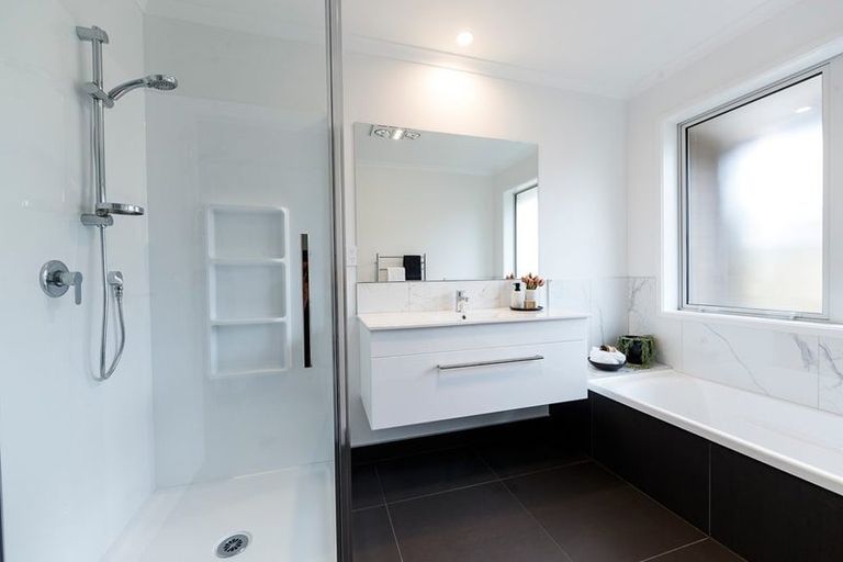 Photo of property in 11 Panui Avenue, Helensville, 0800