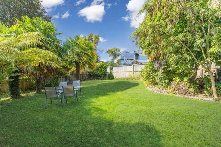 Photo of property in 9 Waihora Street, Taupo, 3330