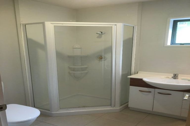 Photo of property in 382 Memorial Avenue, Burnside, Christchurch, 8053