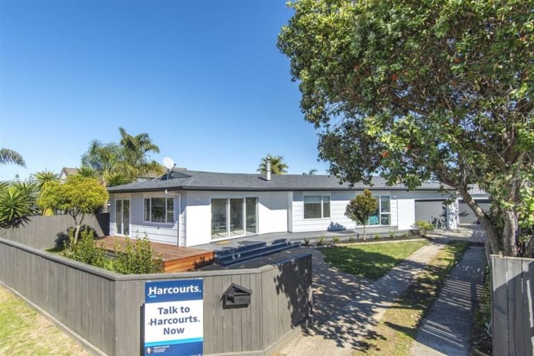 Photo of property in 10 Tudor Place, Mount Maunganui, 3116