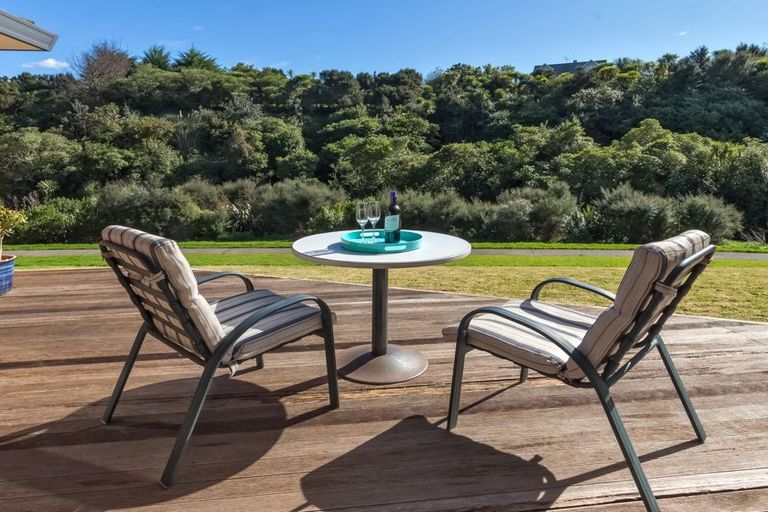 Photo of property in 1/47 Headcorn Place, Botany Downs, Auckland, 2010