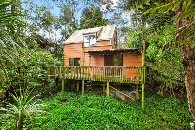 Photo of property in 59 Opanuku Road, Henderson Valley, Auckland, 0612