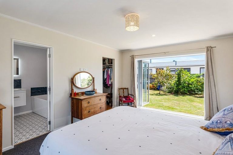 Photo of property in 46 Sylvan Avenue, Waikanae, 5036
