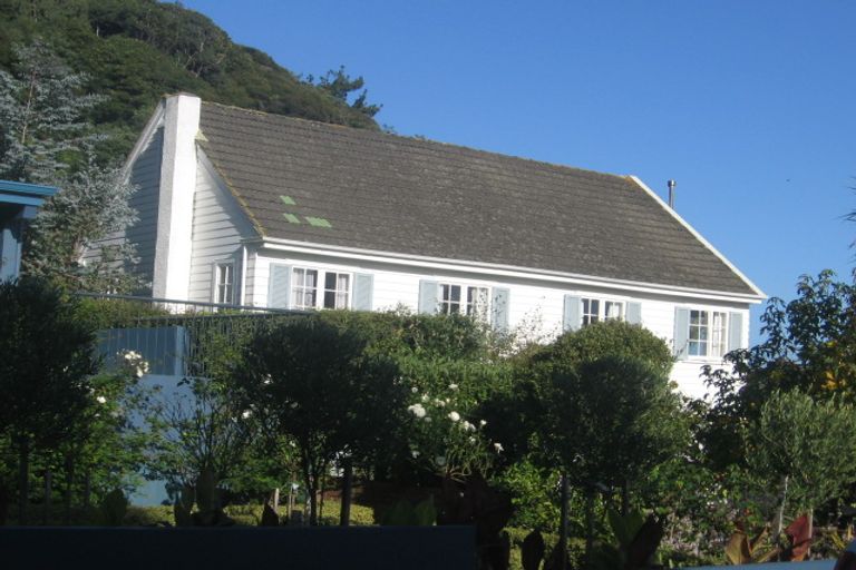 Photo of property in 4a Taumaru Avenue, Lowry Bay, Lower Hutt, 5013