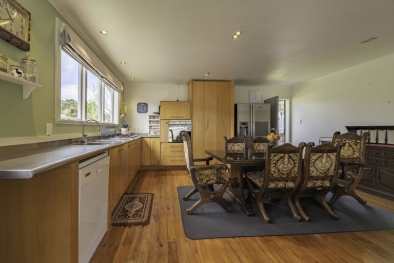 Photo of property in 1 Long Beach Road, Russell, 0202