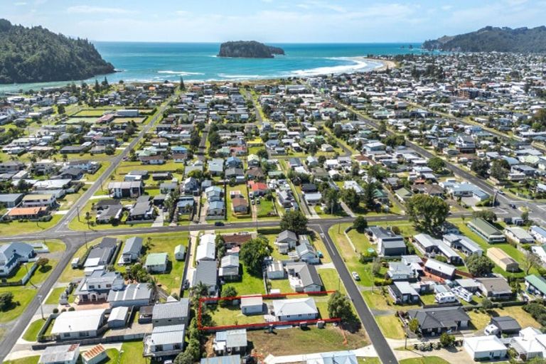 Photo of property in 102 Riverview Road, Whangamata, 3620