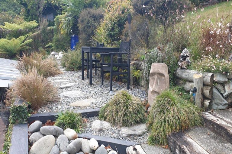 Photo of property in 7 Arthur Crescent, Waikawa, Picton, 7220