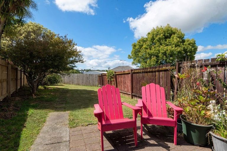 Photo of property in 23b Thorburn Avenue, Red Beach, 0932
