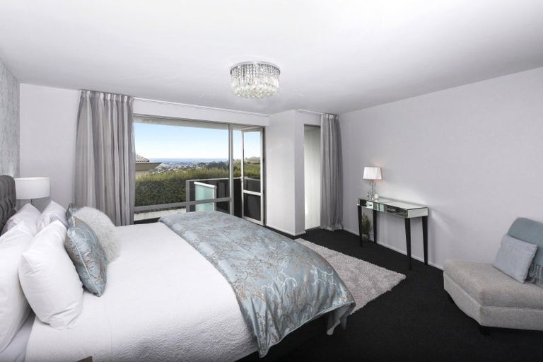 Photo of property in 12 Harry Ell Drive, Cashmere, Christchurch, 8022