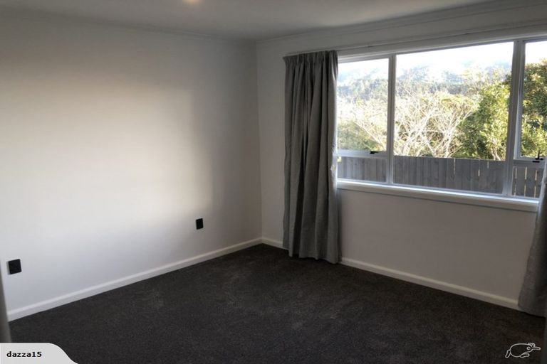 Photo of property in 26 Raroa Terrace, Tawa, Wellington, 5028