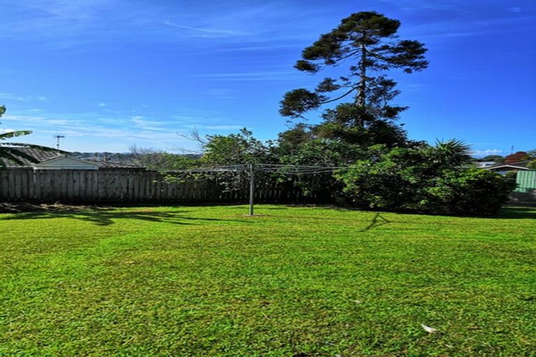 Photo of property in 143 Waimumu Road, Massey, Auckland, 0614
