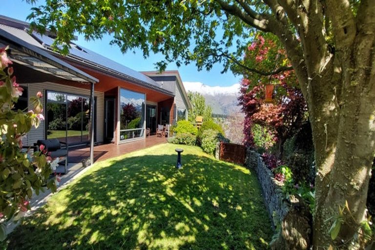 Photo of property in 9 Fastness Crescent, Wanaka, 9305