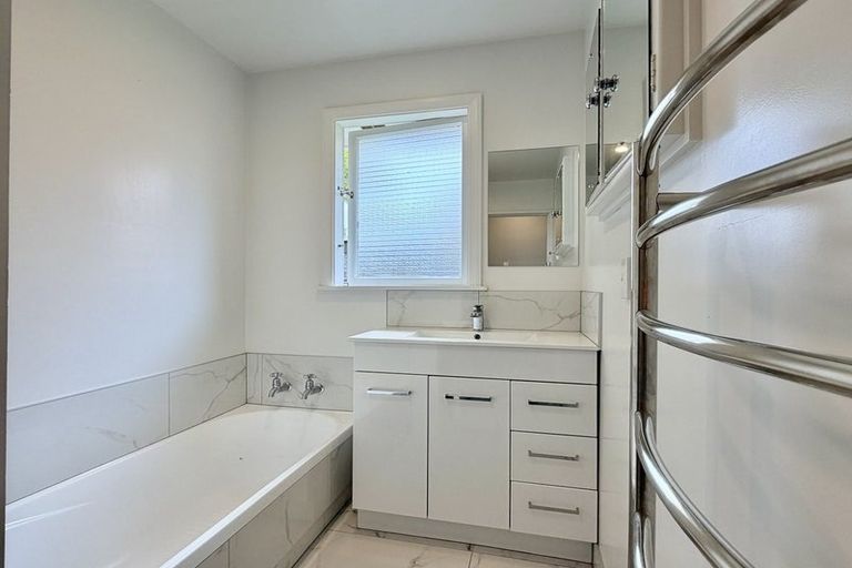 Photo of property in 35 Vagues Road, Northcote, Christchurch, 8052