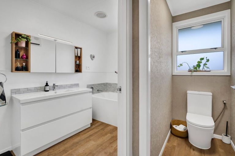 Photo of property in 64 Nevada Drive, Merrilands, New Plymouth, 4312