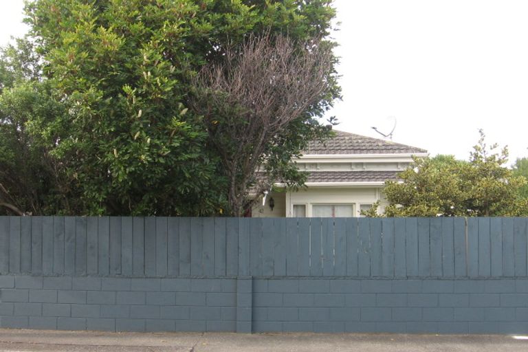 Photo of property in 42 Fitzherbert Street, Alicetown, Lower Hutt, 5010