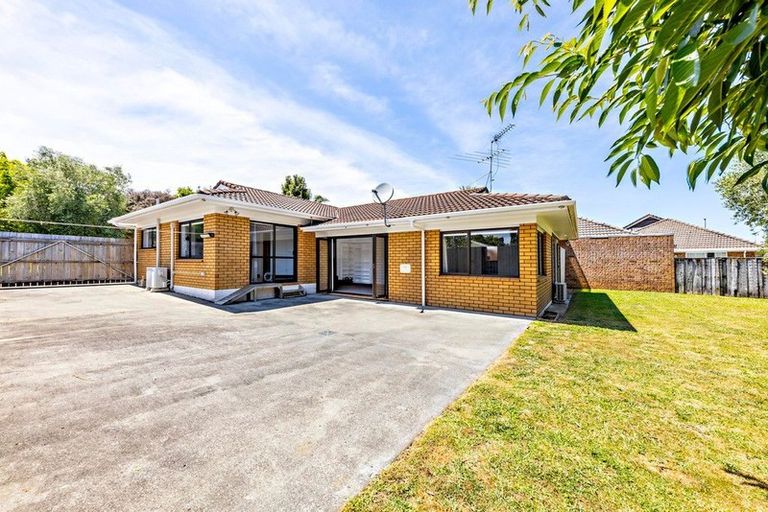 Photo of property in 3 Aztec Place, Conifer Grove, Takanini, 2112