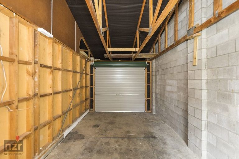 Photo of property in 2/82 John F Kennedy Drive, Milson, Palmerston North, 4414