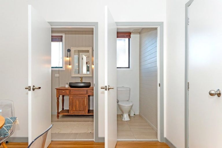 Photo of property in 8 Waverley Street, Elgin, Gisborne, 4010