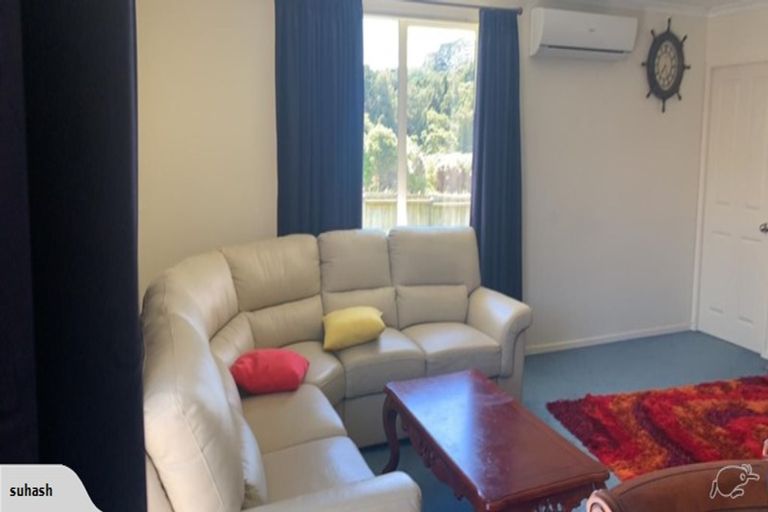 Photo of property in 18 Norman Close, The Gardens, Auckland, 2105