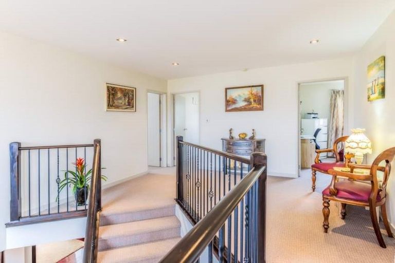 Photo of property in 15 Mana Lane, Pinehill, Auckland, 0632