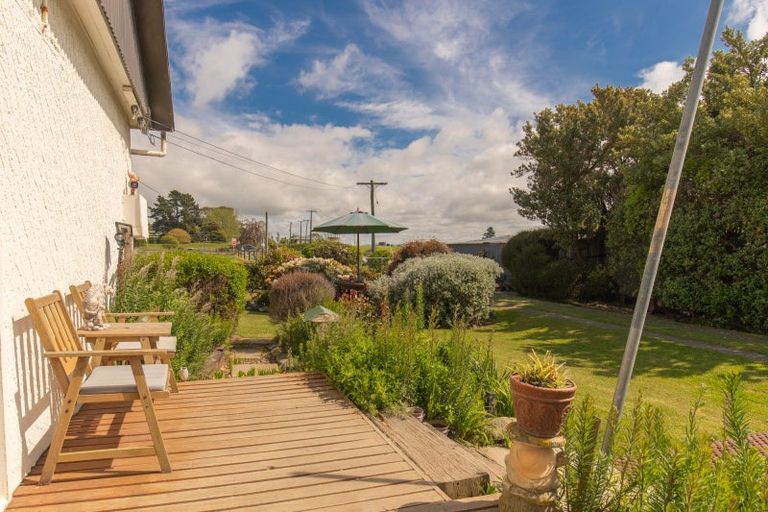 Photo of property in 347 Waimate Highway, Saint Andrews, Timaru, 7971