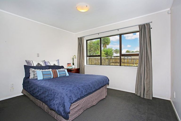 Photo of property in 30 Riverside Drive, Waiuku, 2123