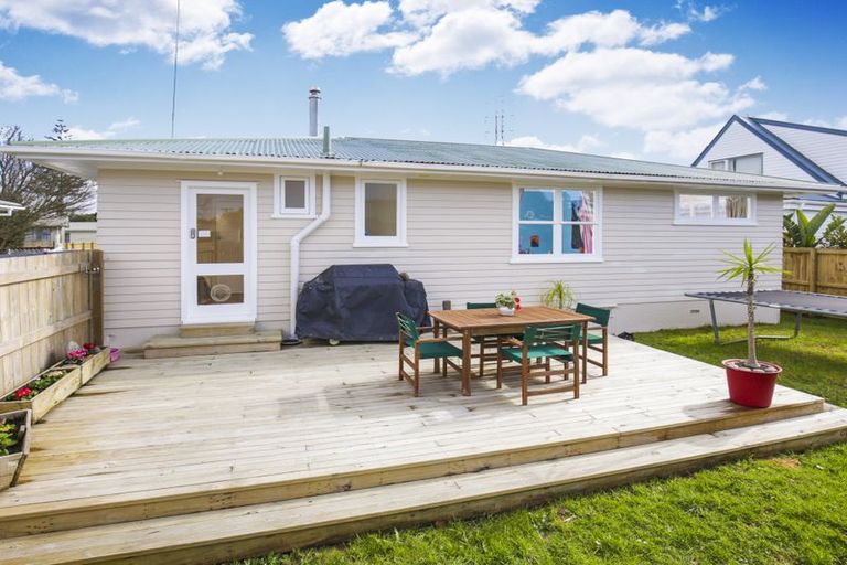 Photo of property in 29 Cobham Crescent, Kelston, Auckland, 0602