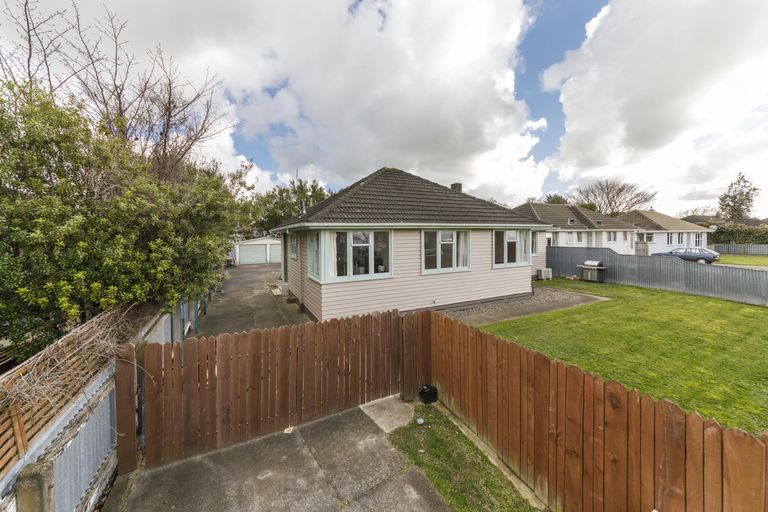 Photo of property in 6 Rochester Street, Awapuni, Palmerston North, 4412