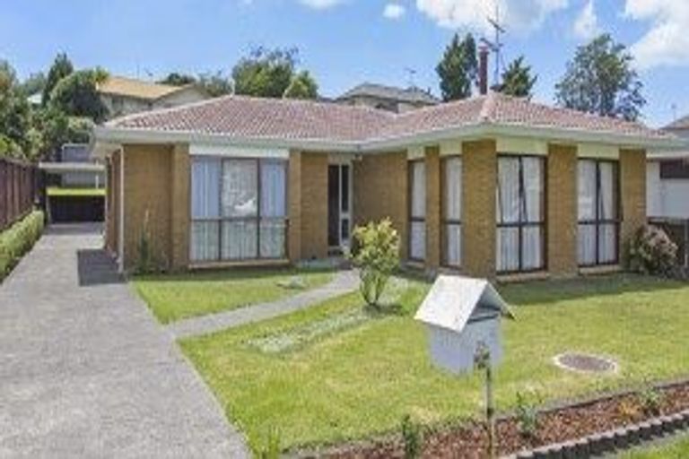 Photo of property in 25 Beechdale Crescent, Pakuranga Heights, Auckland, 2010