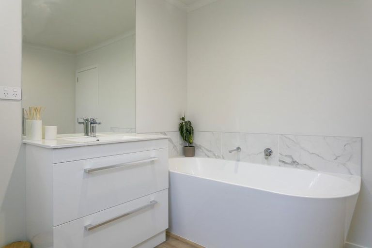 Photo of property in 2/151 Tauhara Road, Tauhara, Taupo, 3330