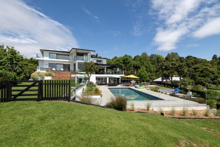 Photo of property in 26 Estuary Views, Shelly Park, Auckland, 2014