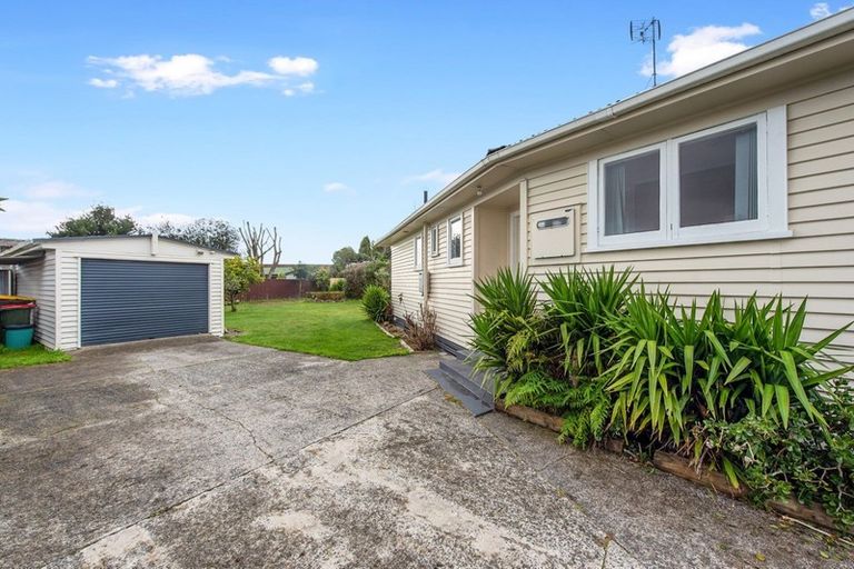 Photo of property in 6 Larnach Street, St Andrews, Hamilton, 3200