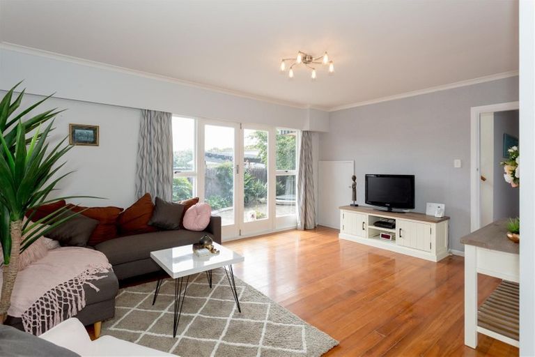 Photo of property in 107 Hargood Street, Woolston, Christchurch, 8062