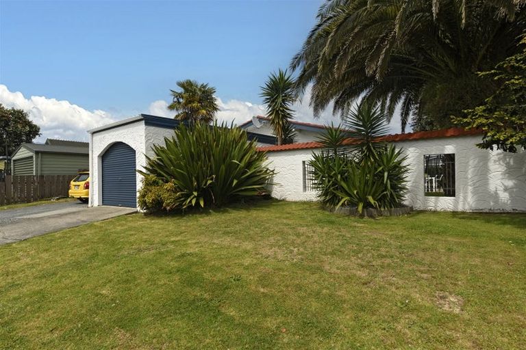 Photo of property in 6 Tudor Place, Mount Maunganui, 3116