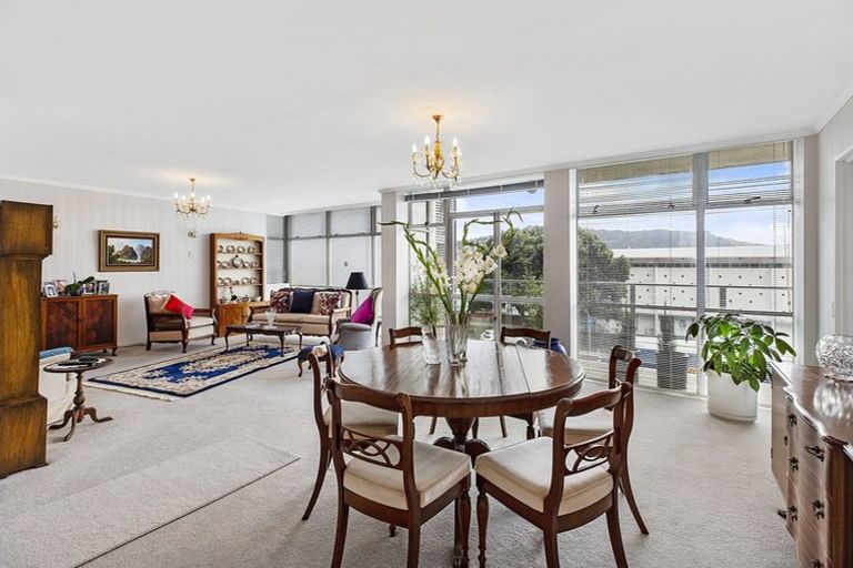 Photo of property in Dorchester Apartments, 144 Oriental Parade, Oriental Bay, Wellington, 6011