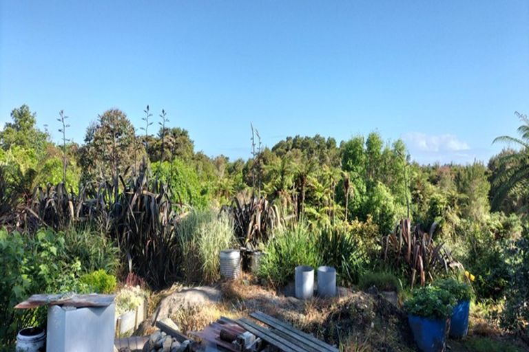 Photo of property in 1 Chamberlain Street, Waimangaroa, Westport, 7891