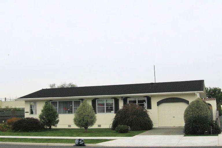 Photo of property in 21 Bowling Road, Greenmeadows, Napier, 4112