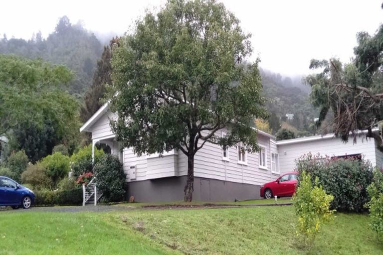 Photo of property in 16 Te Ana Lane, Thames, 3577