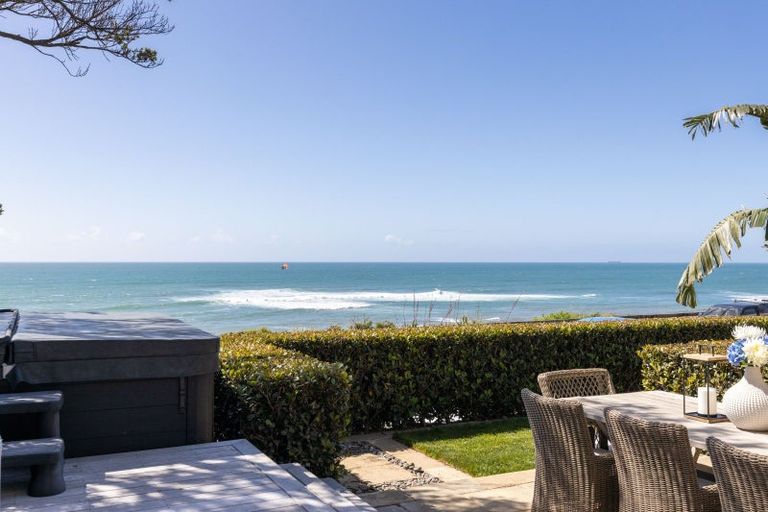 Photo of property in 10 Woolcombe Terrace, New Plymouth, 4310