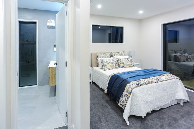 Photo of property in 12 Tarras Road, Kumeu, 0810