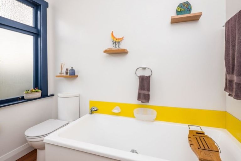 Photo of property in 73 Duncan Terrace, Kilbirnie, Wellington, 6022