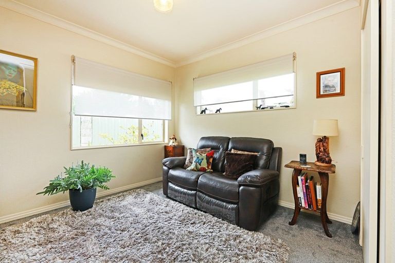 Photo of property in 59 Whiting Crescent, Greenmeadows, Napier, 4112