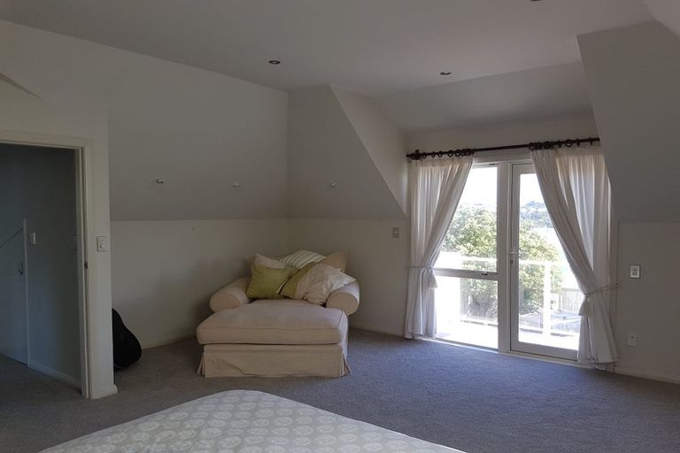 Photo of property in 77 Seaview Road, Paremata, Porirua, 5024